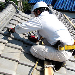 雨漏りや寿命を迎えてしまった屋根は屋根工事が必要です。